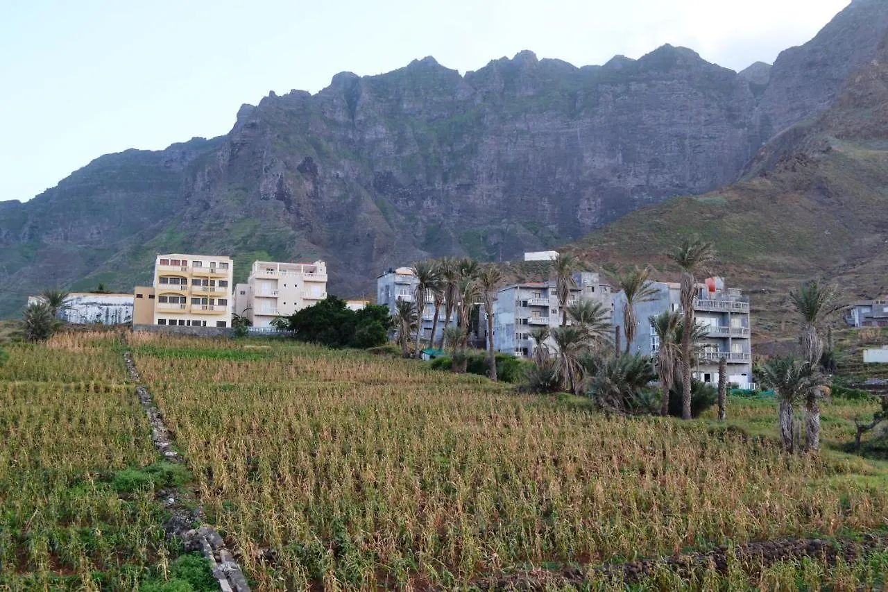 Residencial Trilhas & Montanhas Bed and Breakfast Ponta Do Sol 0*,