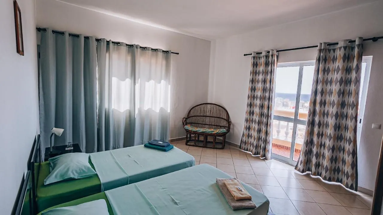 Residencial Trilhas & Montanhas Bed and Breakfast Ponta Do Sol
