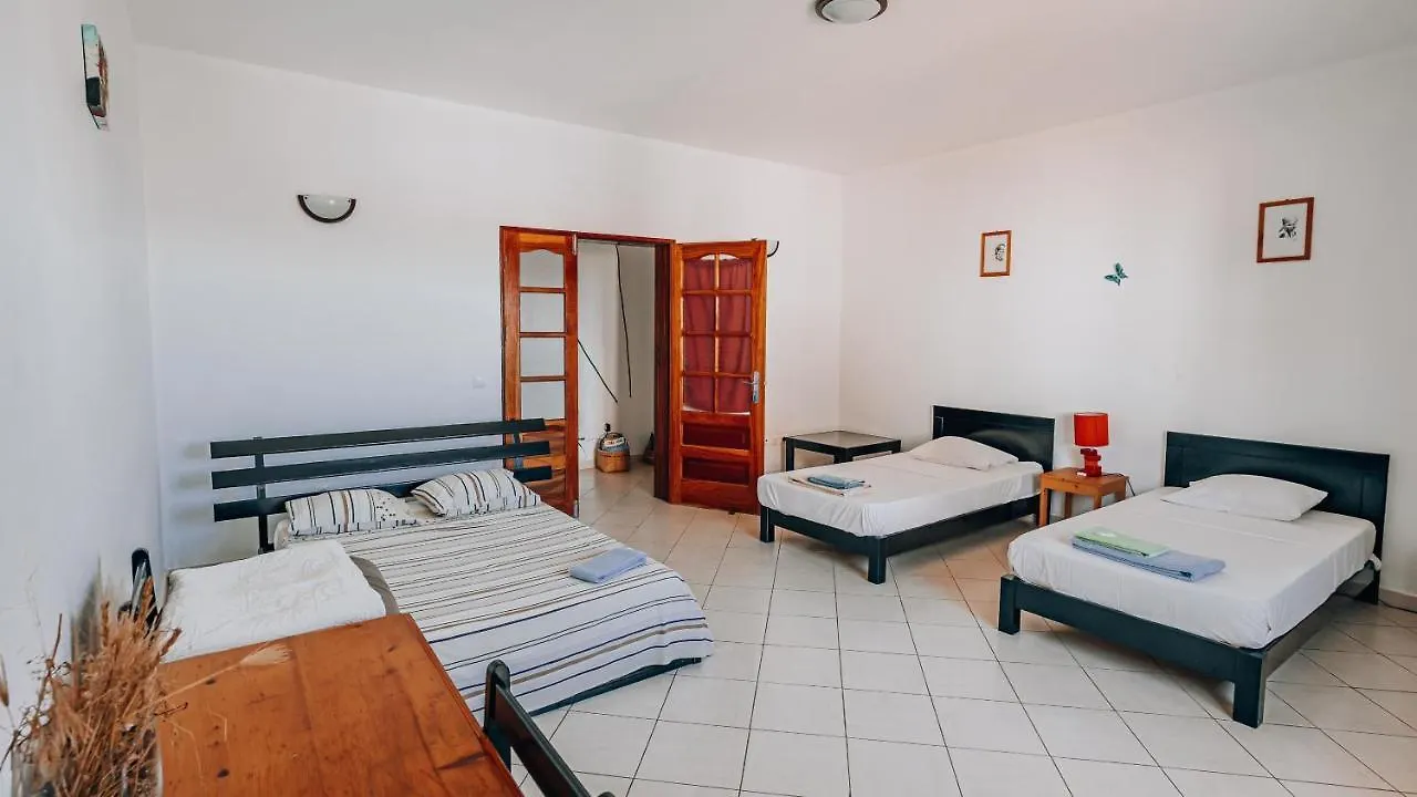 Residencial Trilhas & Montanhas Bed and Breakfast Ponta Do Sol