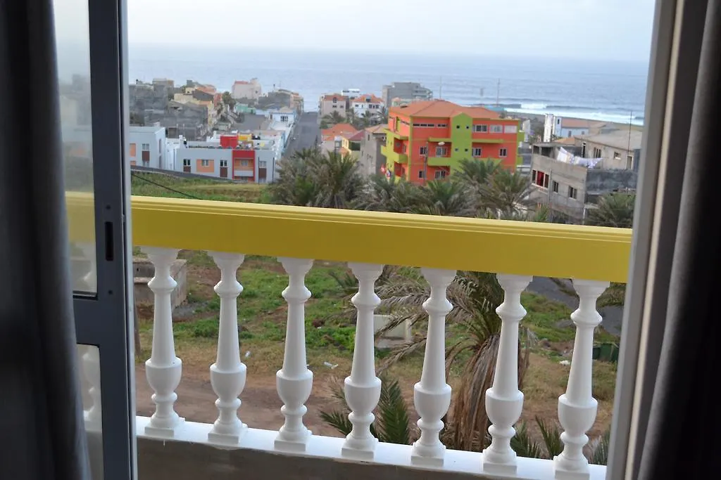 Residencial Trilhas & Montanhas Bed and Breakfast Ponta Do Sol